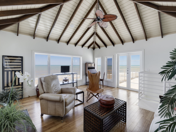 Beachfront Home on Sanibel Island – Ideal for Relaxation